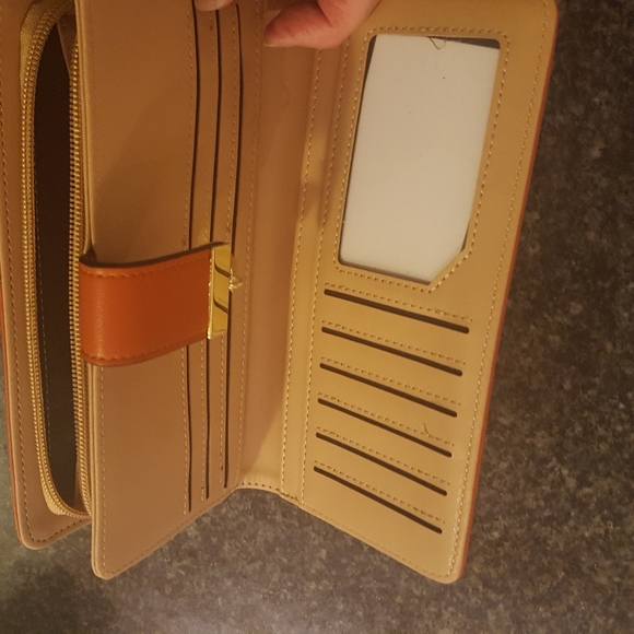 Wallet - Picture 2 of 3